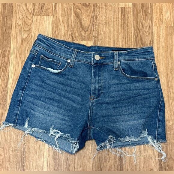 Blank NYC Pants - BlankNYC The Essex Classic Cut-Off Short